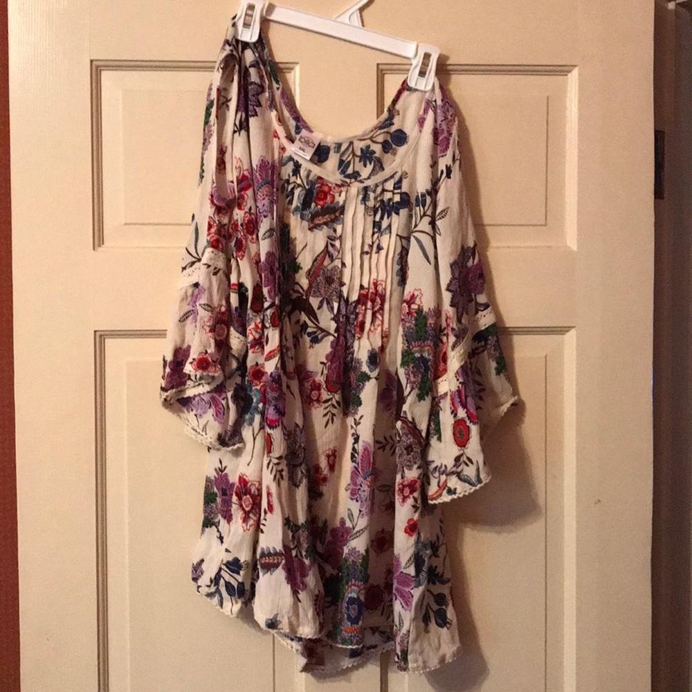 Beautiful flower shirt. New with tags